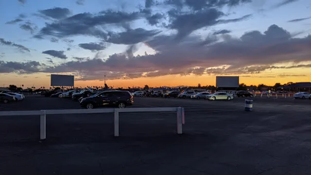 West Wind Glendale 9 Drive-In