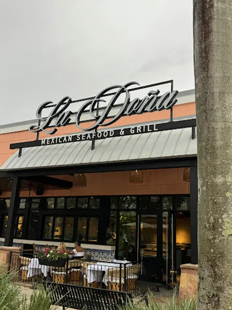 La Doña Seafood & Grill