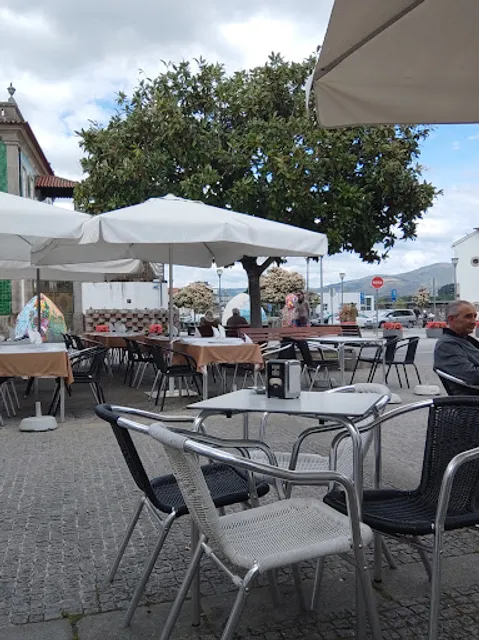 Pizzaria Vila D'Artes (Luisa Cunha & Salvador Gonçalves, Lda.)