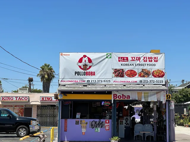 Pollo & Boba Cafe