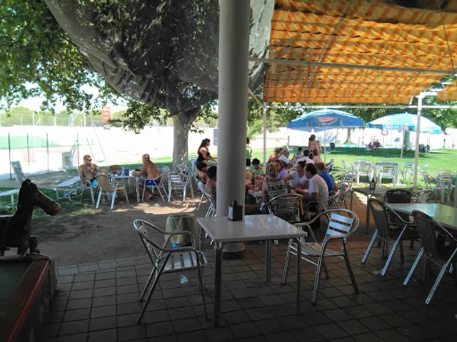 Bar Restaurante La piscina & Terraza Level