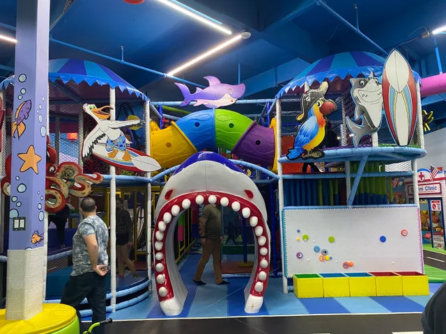 Wally Wombats | Indoor Playground & Events Center - Rainbow