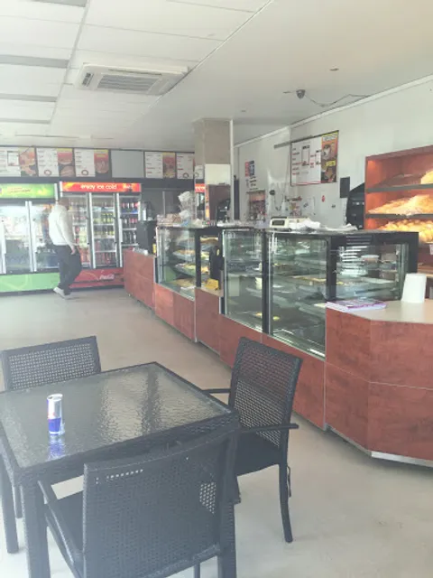 Barry Road Hot Bread & Cake Shop