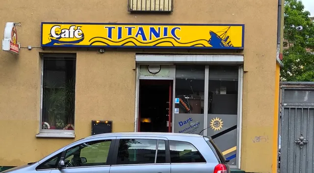 Cafe Titanic