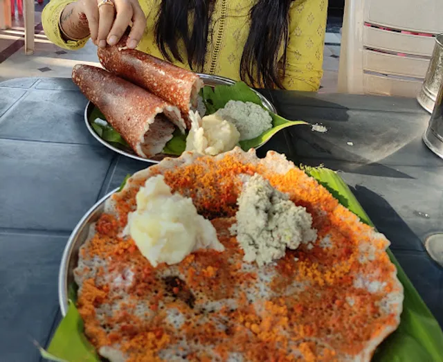 Sri Vasantha Benne Dose Hotel