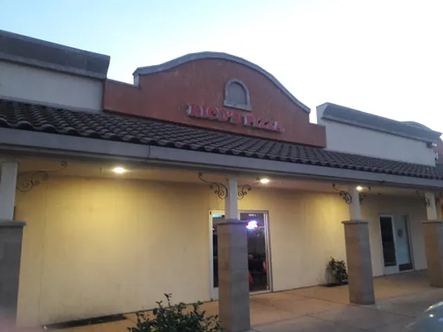 Rico's Pizza
