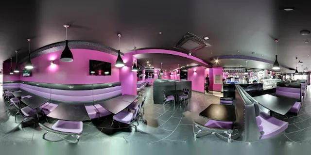 Creams Cafe Staines