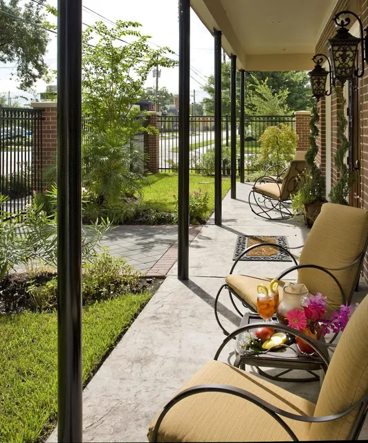 La Maison in Midtown