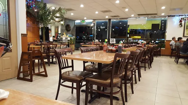 Hòa Bình Restaurant