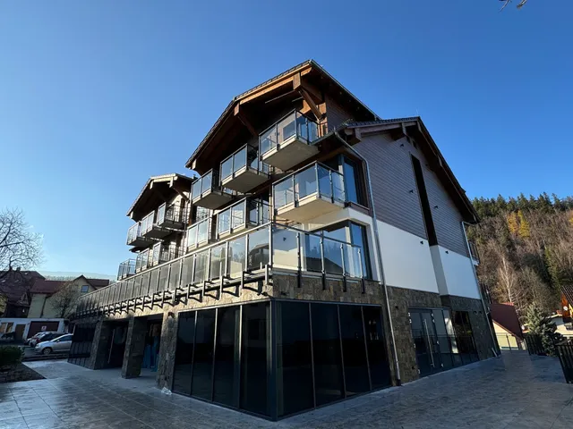 Nourt Rooms & Kitchen