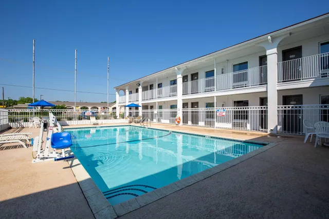 Motel 6 Bryan, TX - University Area
