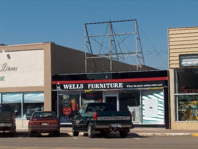 Wells Furniture (1996)