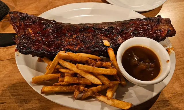 Chucks Roadhouse Bar & Grill