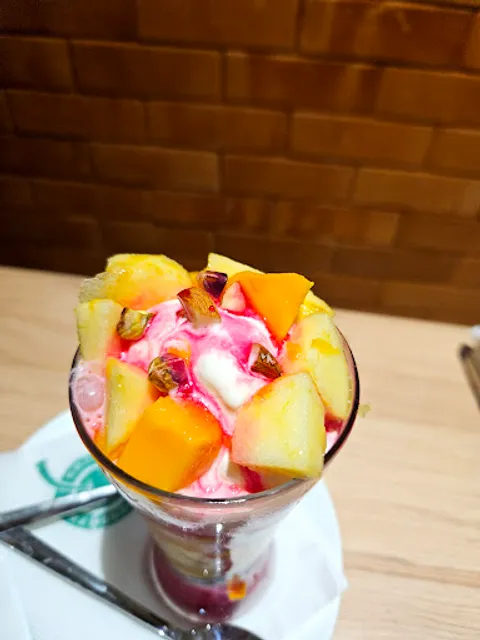 Fruit Shop on Greams Road, Perungudi