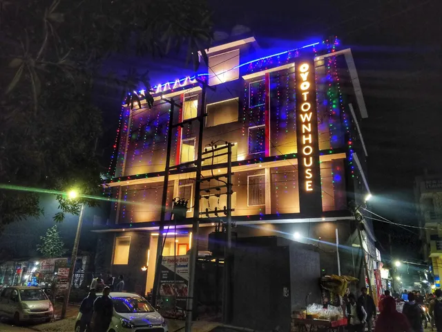 OYO Townhouse 029 Shivalik Mercanle Co-Operave Bank