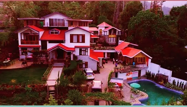 Backpacker's Den - Hostel