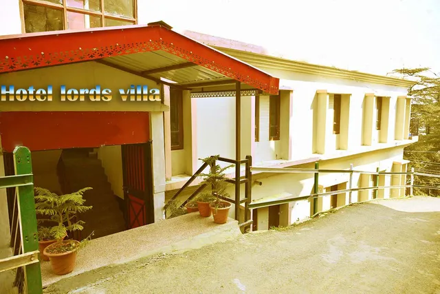 hotel lords villa