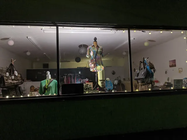 S&S Buttercup Boutique & DIY Bar