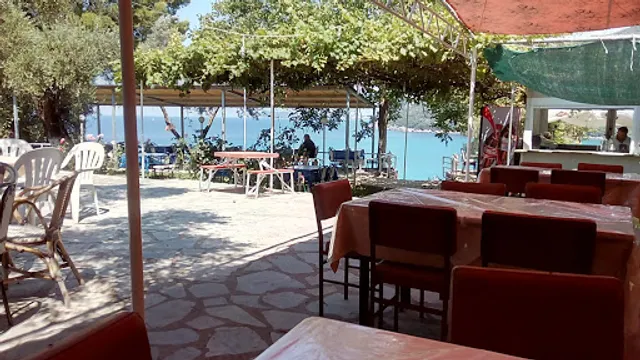 Parking Restaurant Zoukas