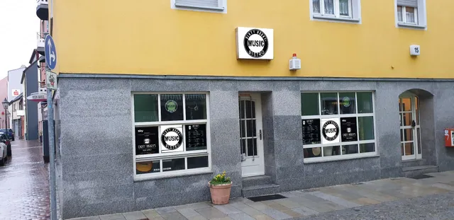 Cafe Bistro Musicland