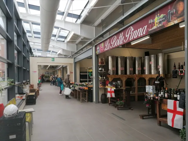 Three Bridges Municipal Market