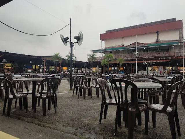 Medan Selera Kampung Food Center