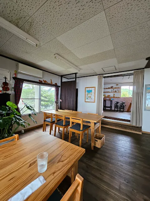 おっぷら : 海辺に建つカフェ&ギャラリー