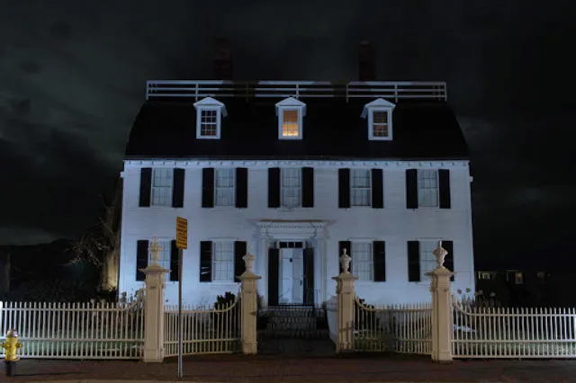 Salem Ghosts: Ghost Tours & Haunted Pub Crawls