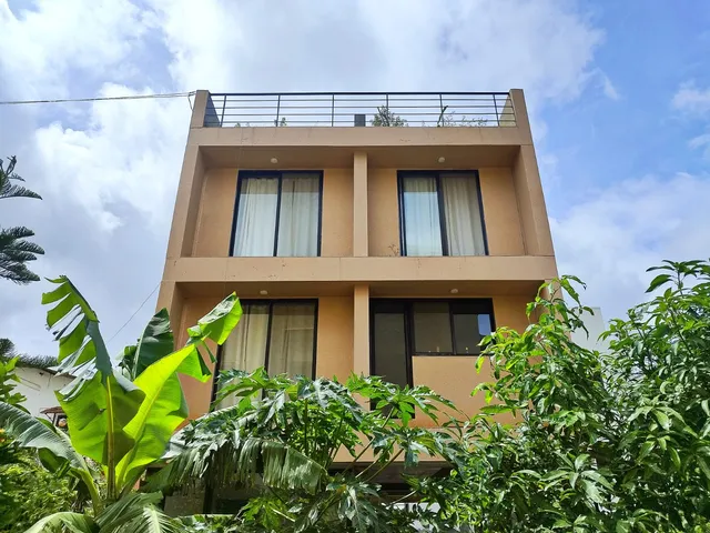 Liferoots Villa : 4BHK / 1 BHK / Private rooms for couple.