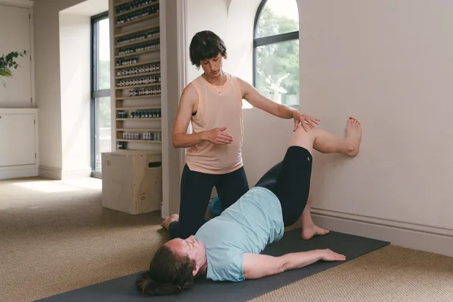 Female specific strength and mobility training for chronic pain , diastasis recti and pelvic floor concerns