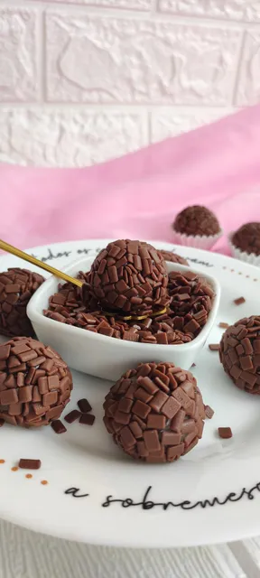 Brigadeiros da Felicidade Confeitaria