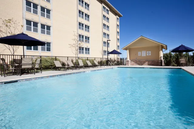 Holiday Inn Express Keith Ware Hall