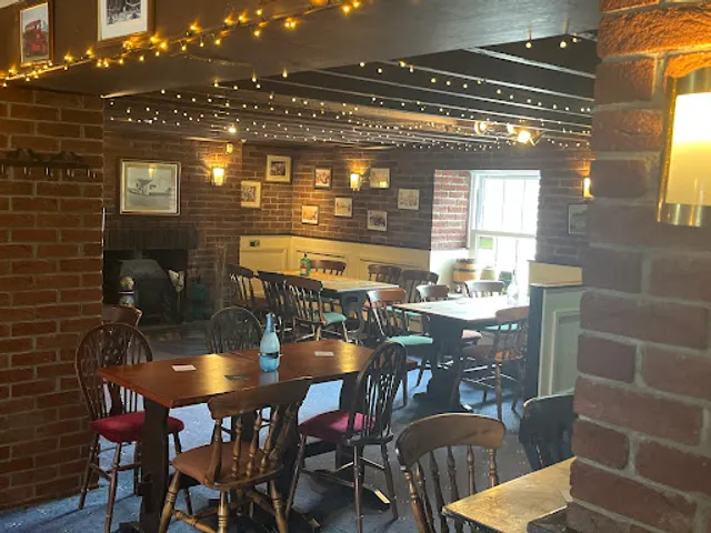 London Inn, Summercourt