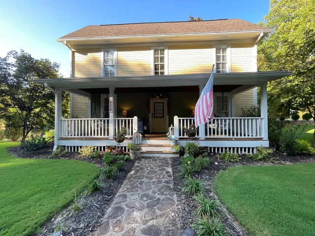 Yellow Daisy Bed and Breakfast