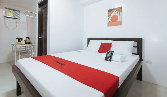 RedDoorz near UST Sampaloc Manila