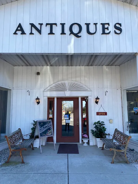 Collectors' Choice Antiques