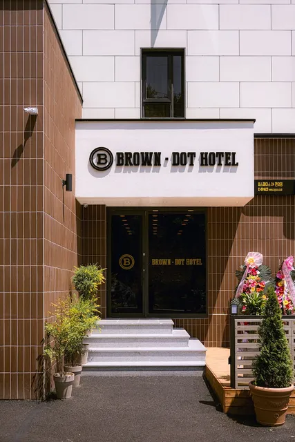 Brown Dot Hotel Gijang station