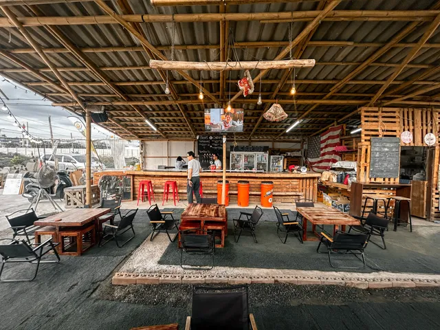 สายแคมป์สโลว์บาร์Cafe (ร้านนั่งชิวใกล้ฉัน)