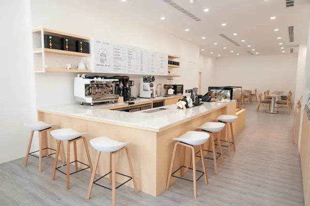 HWC 黑沃咖啡｜縣政店《歡迎電話預訂》