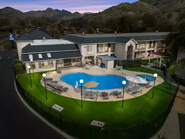 Comfort Inn & Suites Sequoia Kings Canyon