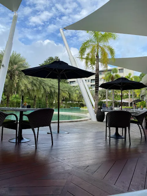 Firefly Pool & Restaurant