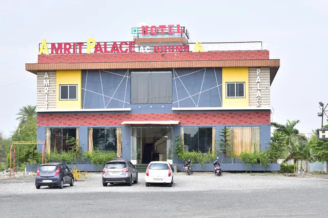 Hotel Amrit Palace, Family Restaurant, 200% pure veg
