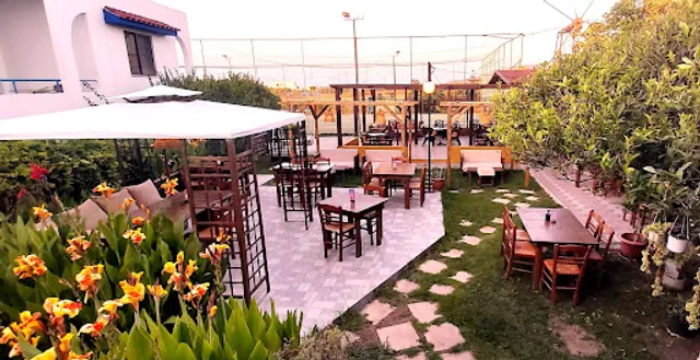 Que Passa - Tholaros, Restaurant -Cocktail Bar