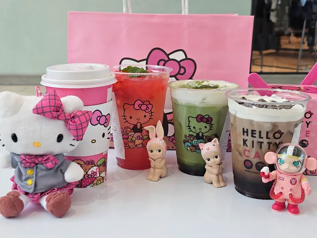 Hello Kitty Cafe