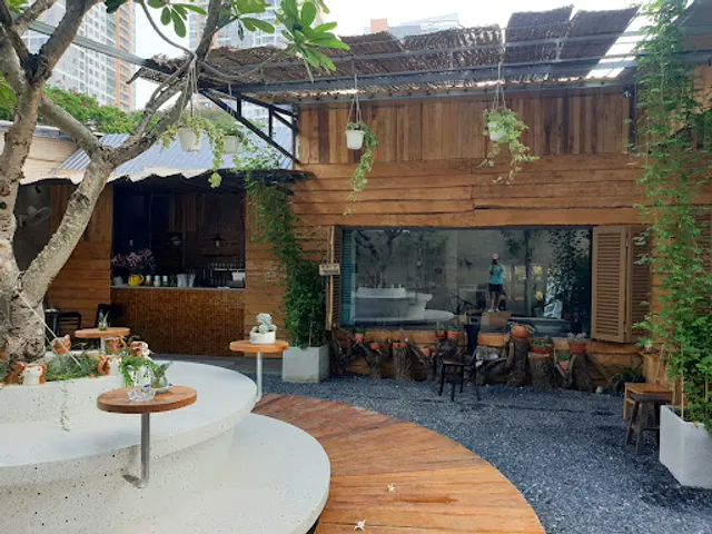 Tiệm cà phê Hoa Cỏ Lau