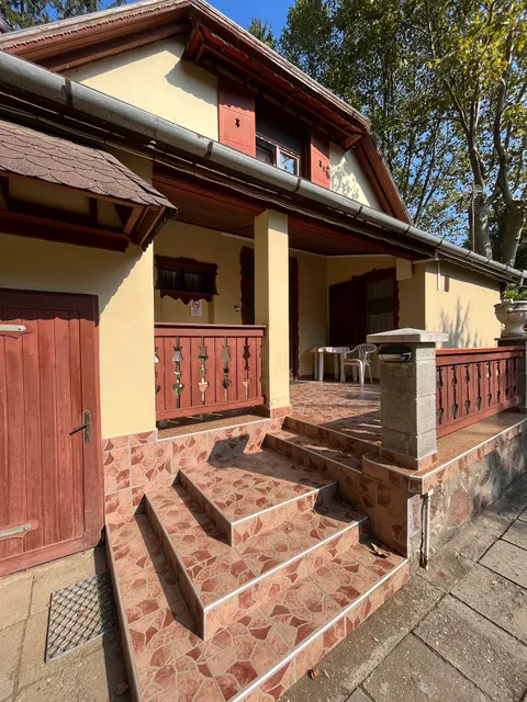 Balatonszemesi Nyaraló