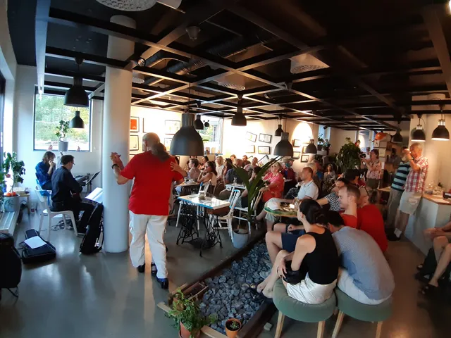 Jorden Är Blå Som En Apelsin