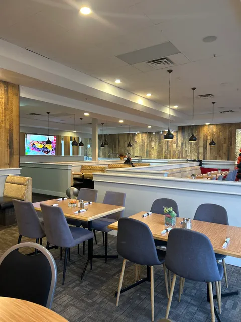 Zoe's Western & Filipino Cuisine/Zoe’s Lounge & Bar