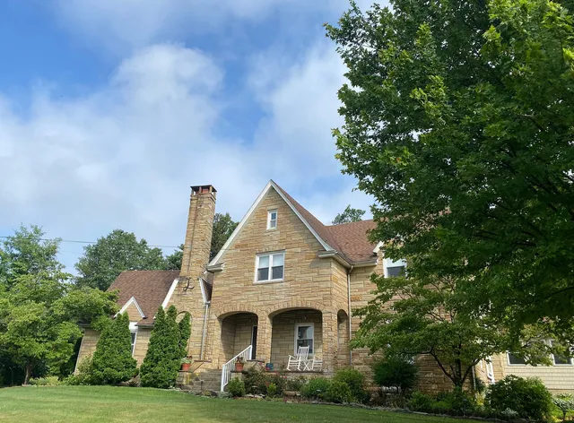 Latorre House Bed & Breakfast