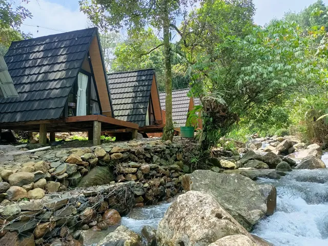 Villa dan Cafe Air Luwihaja Hill